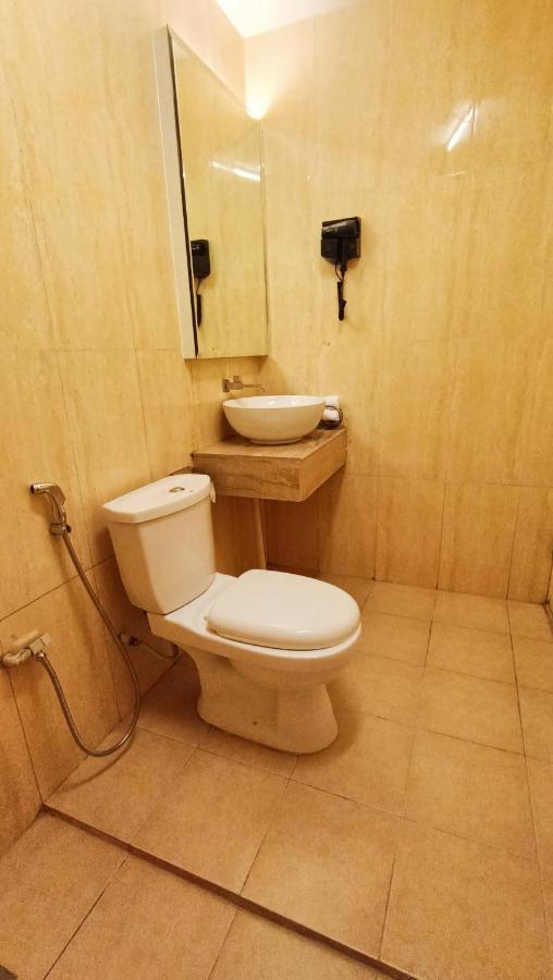 Oyo 90457 Borneo Eco-House Hashtag 12 Boutique Hotel Kota Kinabalu Bagian luar foto