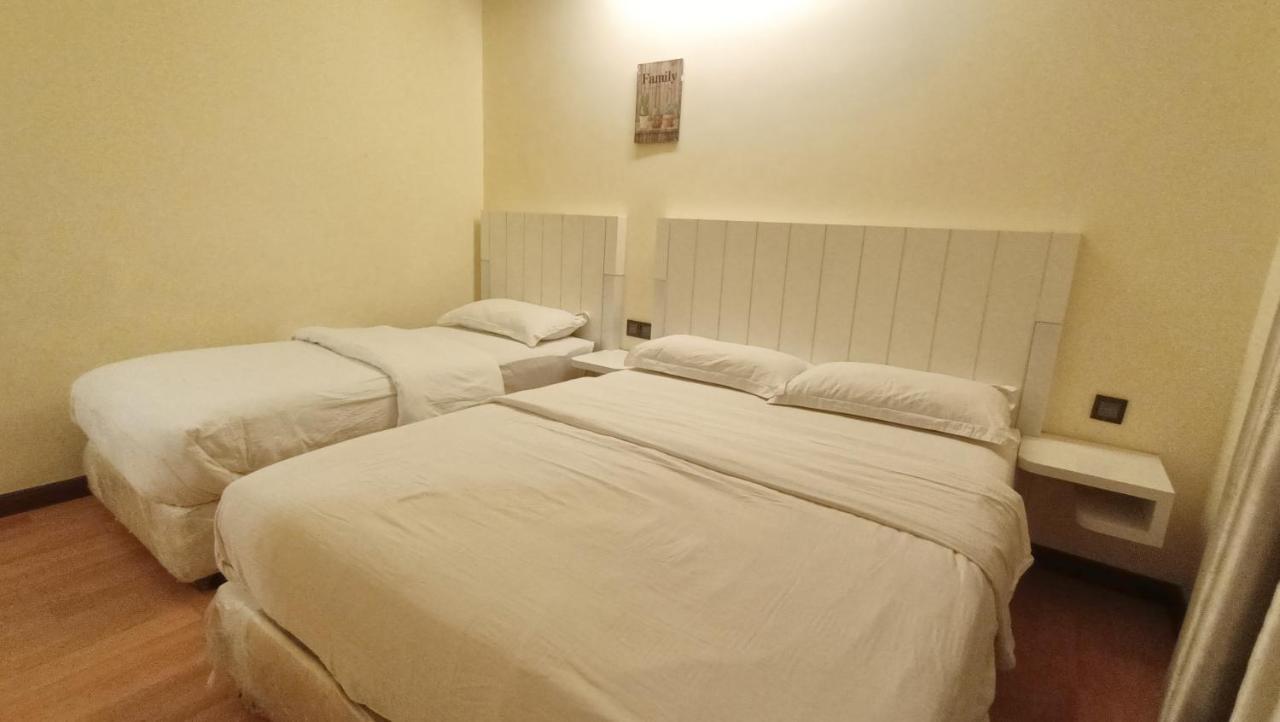 Oyo 90457 Borneo Eco-House Hashtag 12 Boutique Hotel Kota Kinabalu Bagian luar foto