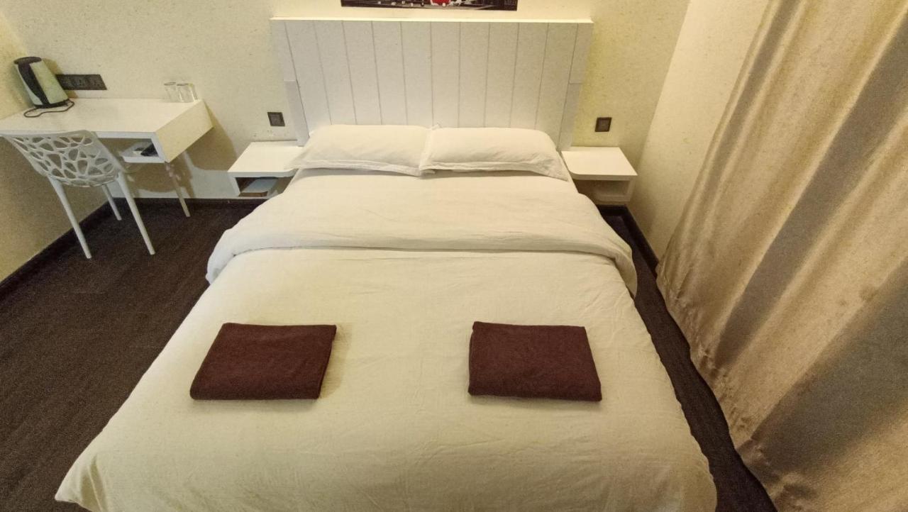 Oyo 90457 Borneo Eco-House Hashtag 12 Boutique Hotel Kota Kinabalu Bagian luar foto